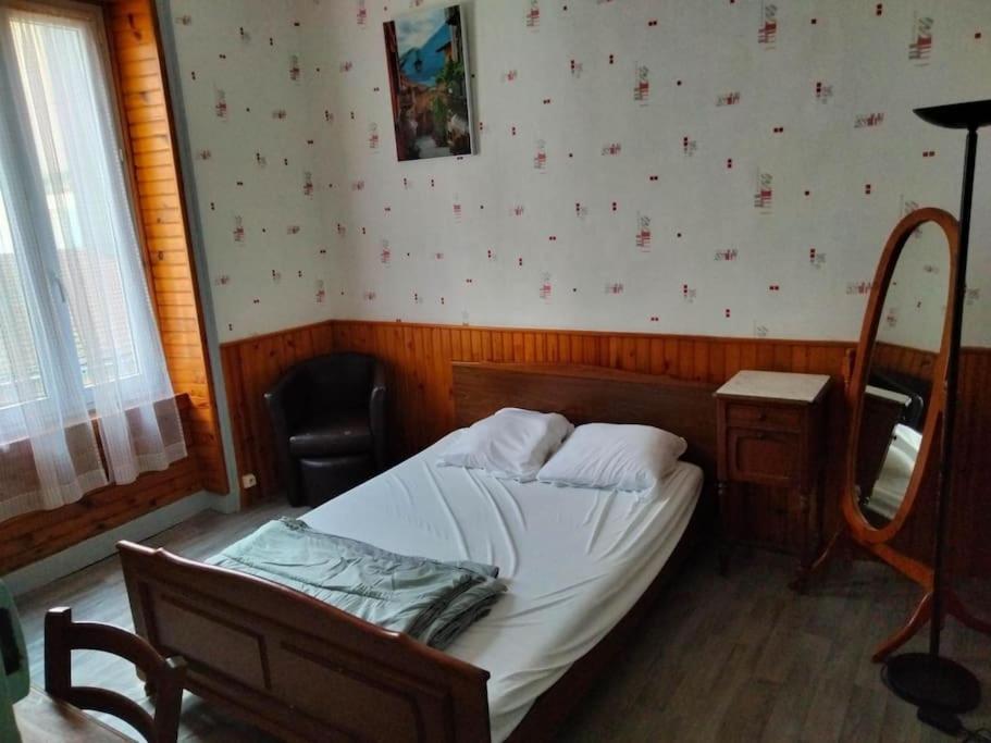 Le Nid Douillet Rustique Linge Fourni Apartamento La Bourboule Exterior foto